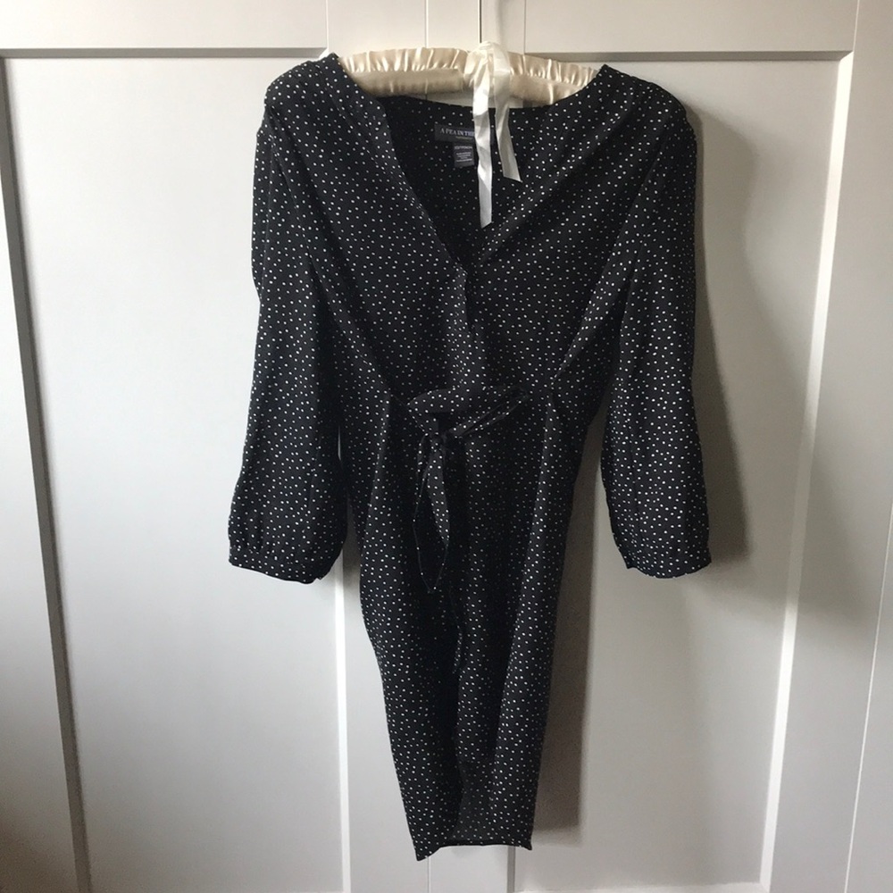 Pea in the Pod XS maternity tunic. Black polka dot